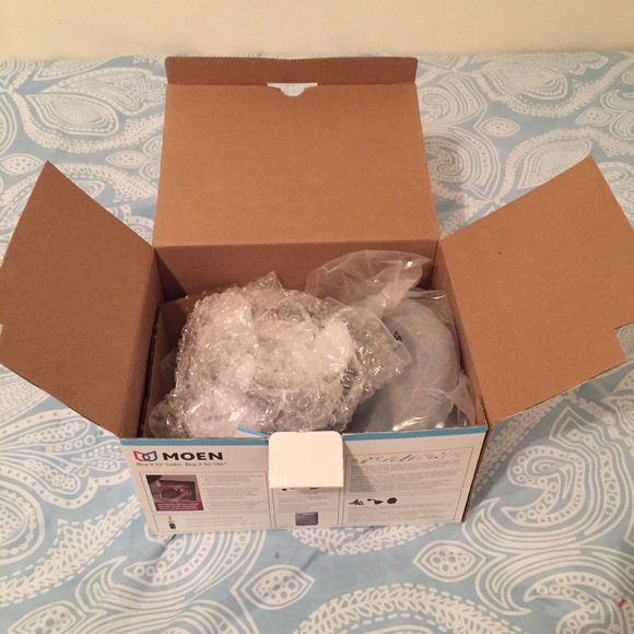 NIB Mediterranean Bronze Moen Shower Head Kit - Picture 3 of 7